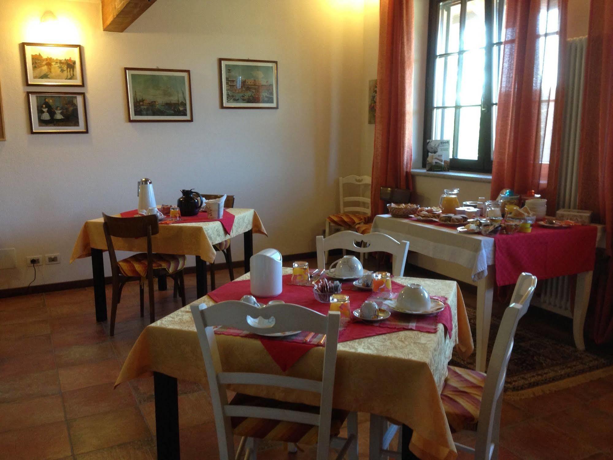 Quattro Gatti Bed & Breakfast Airasca Ngoại thất bức ảnh